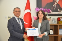 Rektör Karahocagil’den Sosyal Bilimler Meslek Yüksekokulu Müdürlüğüne atanan Prof. Dr. Ayfer Şahin’e Hayırlı Olsun Ziyareti